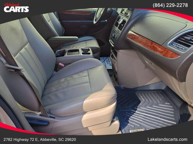 2013 Chrysler Town & Country Touring