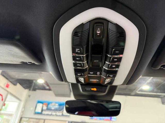 2023 Porsche Macan Base