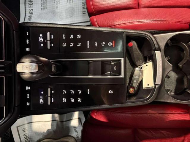 2023 Porsche Macan Base