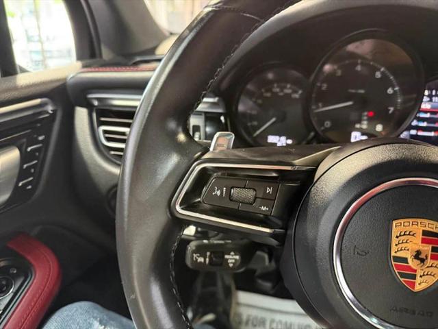 2023 Porsche Macan Base