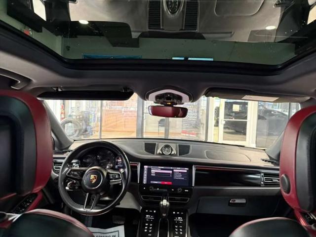 2023 Porsche Macan Base