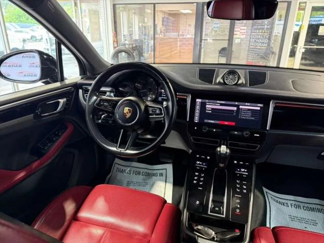2023 Porsche Macan Base