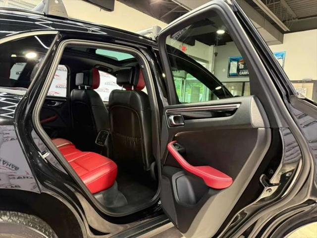 2023 Porsche Macan Base