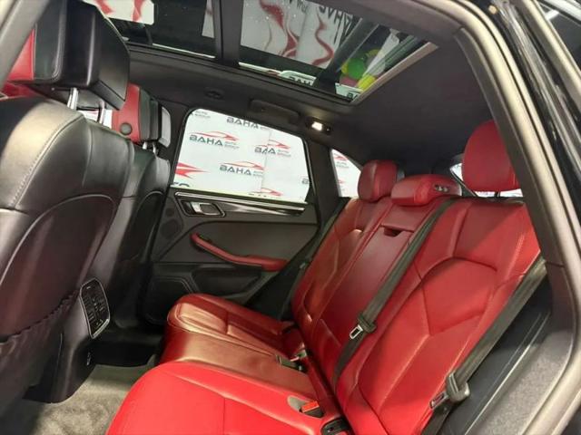 2023 Porsche Macan Base