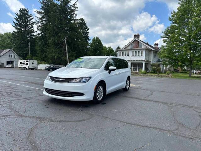 2017 Chrysler Pacifica Touring for sale near Newark, OH