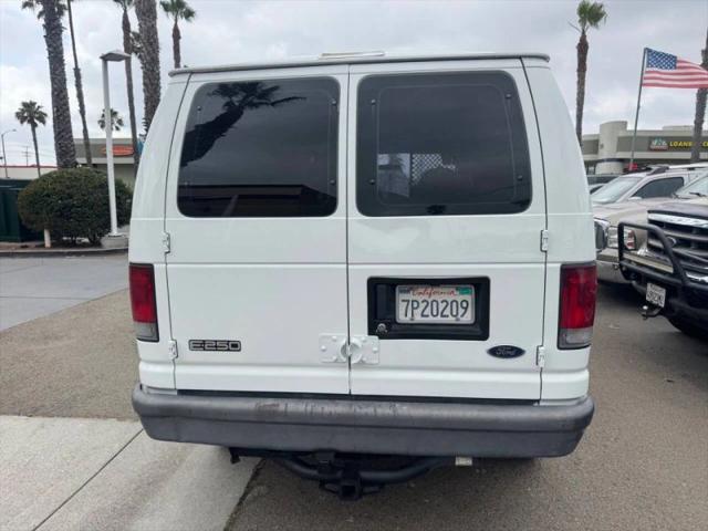 2005 Ford E-250 Base