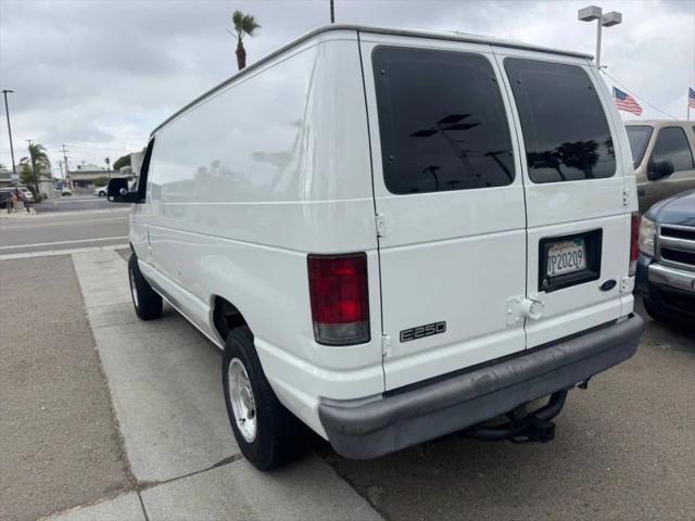 2005 Ford E-250 Base