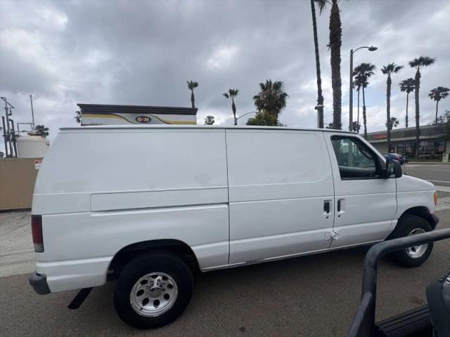 2005 Ford E-250 Base