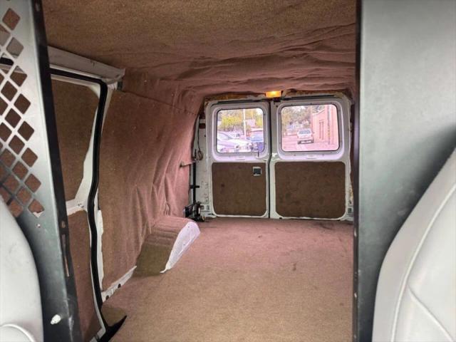 2005 Ford E-250 Base