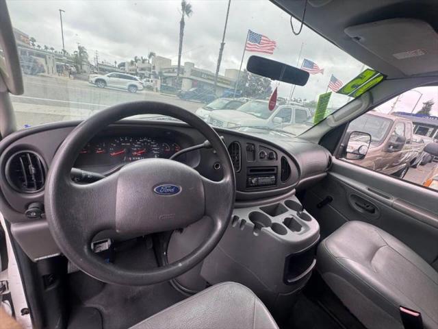 2005 Ford E-250 Base