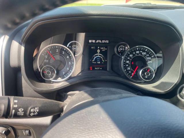 2023 Ram 1500 Big Horn Crew Cab 4x4 5'7" Box