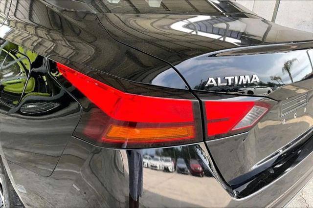 2020 Nissan Altima SR FWD