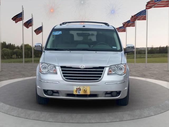 2008 Chrysler Town & Country Limited