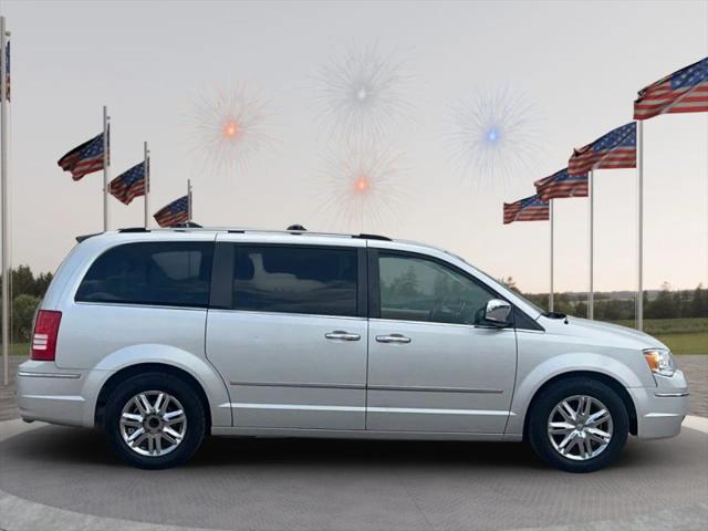 2008 Chrysler Town & Country Limited