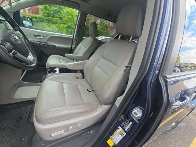 2020 Toyota Sienna XLE