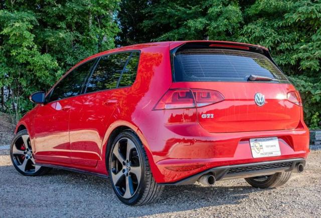 2015 Volkswagen Golf GTI 2.0T SE 4-Door