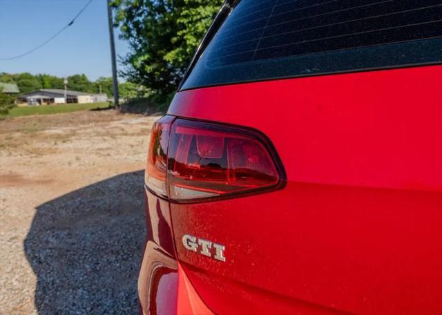 2015 Volkswagen Golf GTI 2.0T SE 4-Door