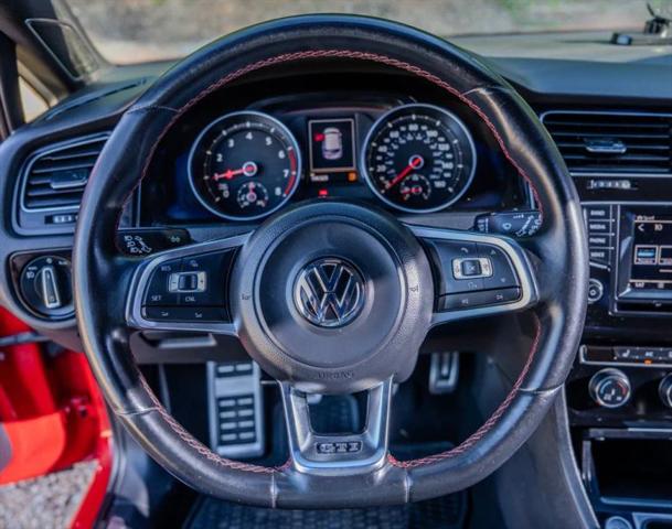 2015 Volkswagen Golf GTI 2.0T SE 4-Door
