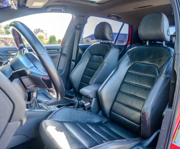 2015 Volkswagen Golf GTI 2.0T SE 4-Door