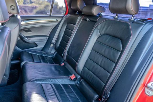 2015 Volkswagen Golf GTI 2.0T SE 4-Door