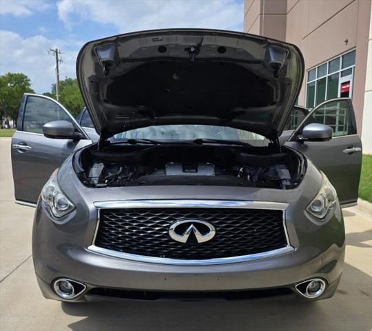 2015 INFINITI QX70 3.7
