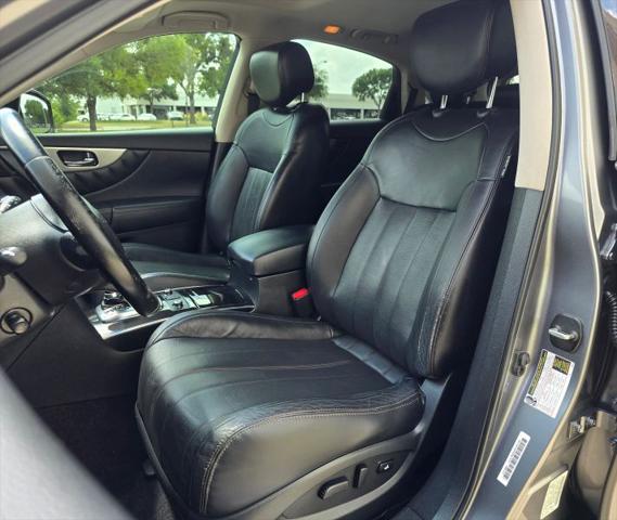 2015 INFINITI QX70 3.7