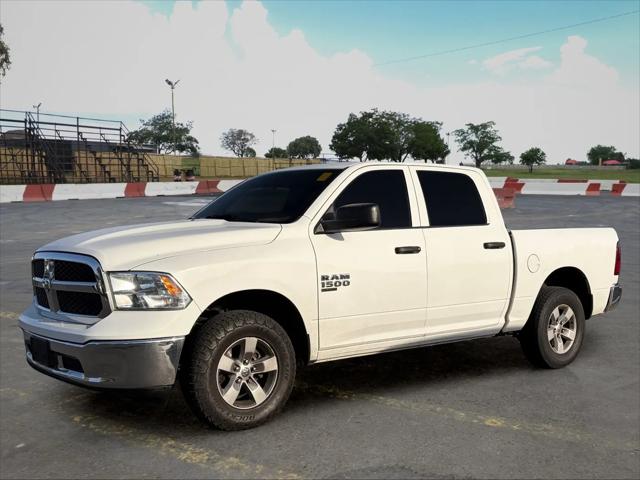 2022 Ram 1500 Classic SLT Crew Cab 4x2 5'7" Box