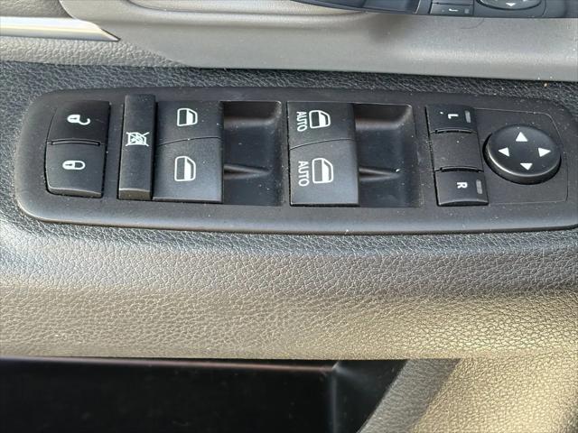 2022 Ram 1500 Classic SLT Crew Cab 4x2 5'7" Box