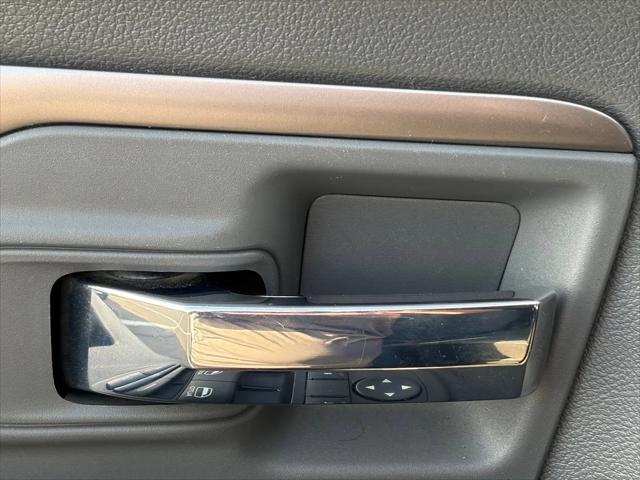 2022 Ram 1500 Classic SLT Crew Cab 4x2 5'7" Box