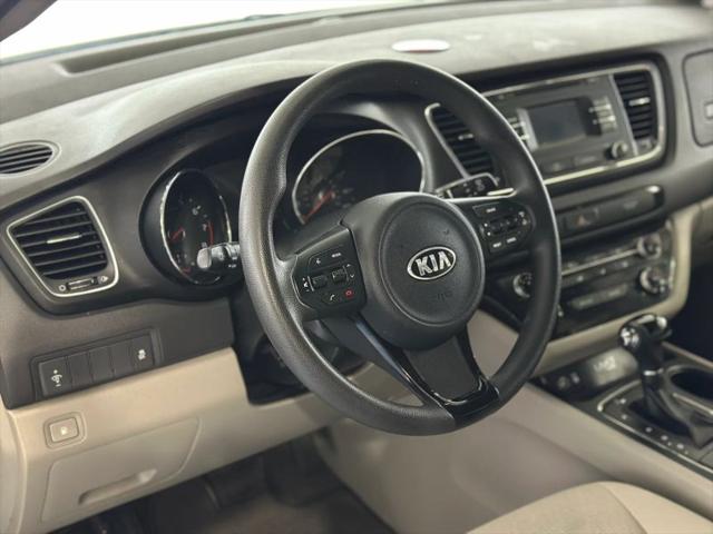 2016 Kia Sedona LX