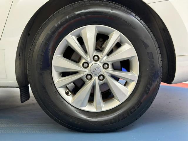 2016 Kia Sedona LX