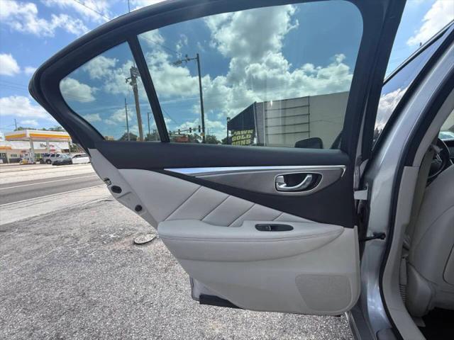 2017 INFINITI Q50 2.0t Premium