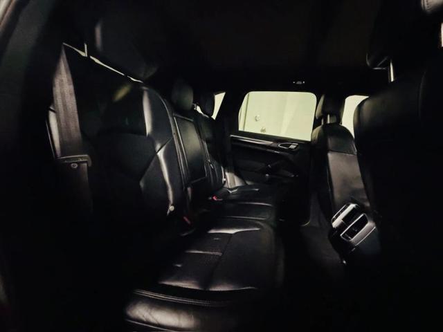 2016 Porsche Cayenne Base