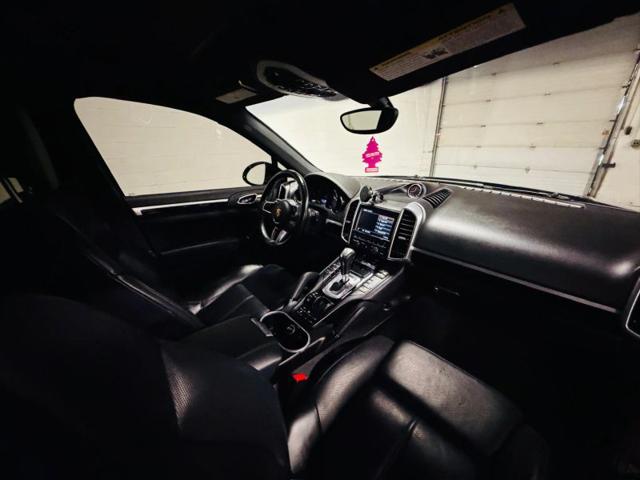 2016 Porsche Cayenne Base