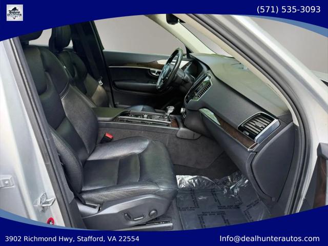 2016 Volvo XC90 T6 Momentum
