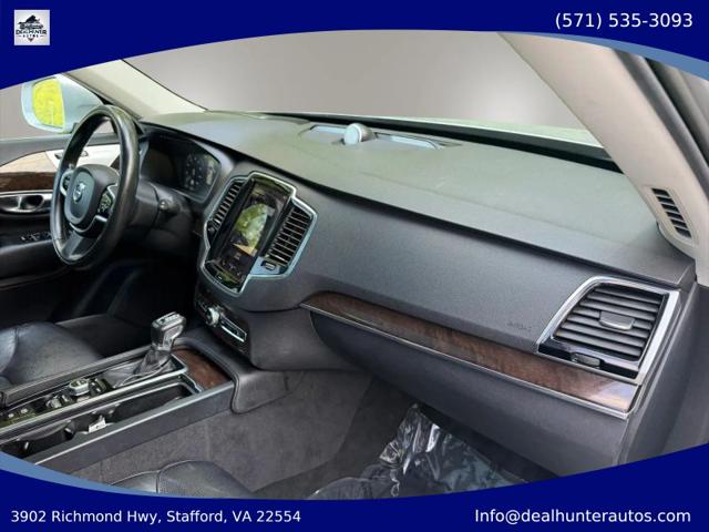 2016 Volvo XC90 T6 Momentum
