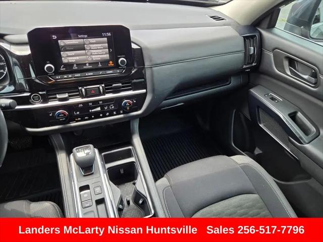 2024 Nissan Pathfinder SV FWD