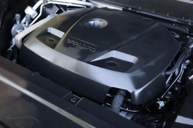 2021 Volvo XC90 T6 Momentum 6 Passenger