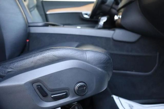 2021 Volvo XC90 T6 Momentum 6 Passenger