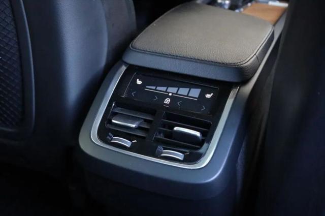 2021 Volvo XC90 T6 Momentum 6 Passenger