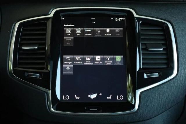 2021 Volvo XC90 T6 Momentum 6 Passenger