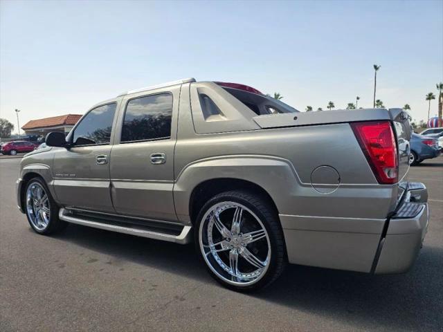 2002 Cadillac Escalade EXT Standard