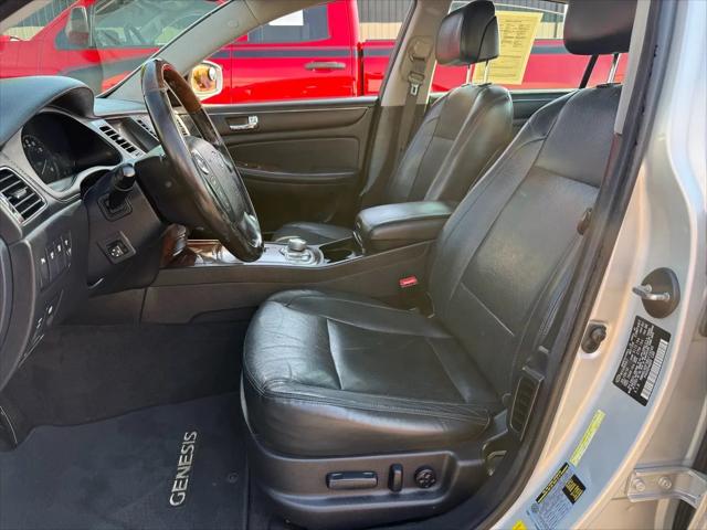 2011 Hyundai Genesis 4.6