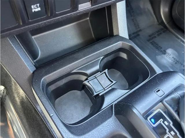 2022 Toyota Tacoma SR V6