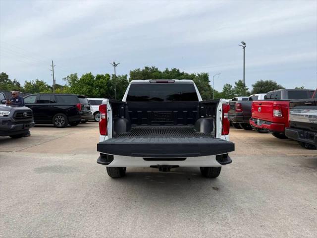 2022 Chevrolet Silverado 1500 2WD Crew Cab Short Bed Custom