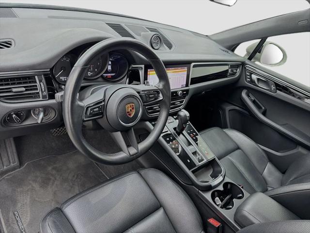 2023 Porsche Macan Base