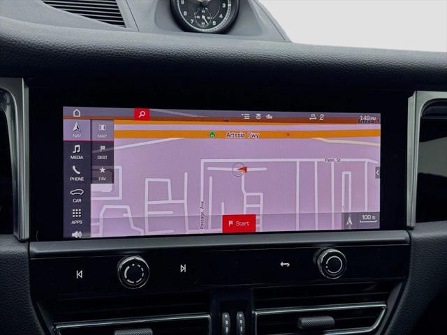 2023 Porsche Macan Base