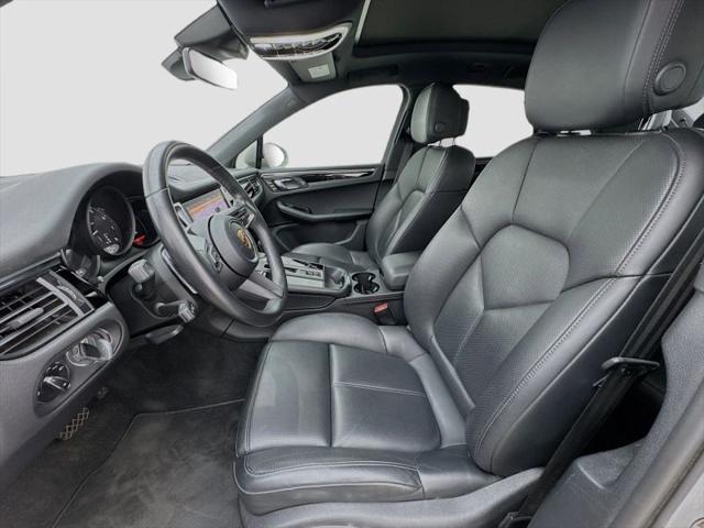 2023 Porsche Macan Base