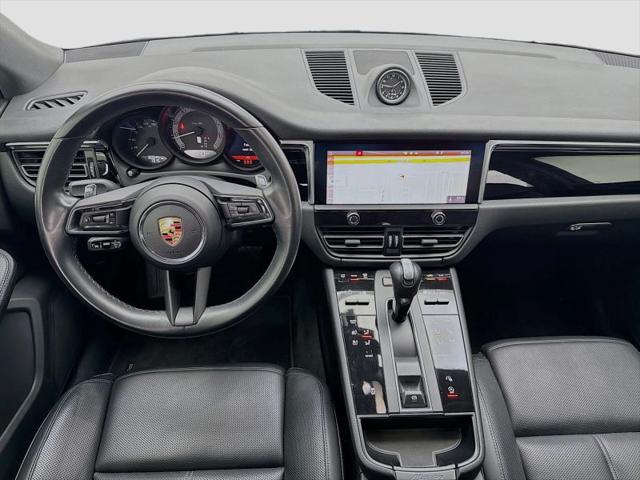 2023 Porsche Macan Base