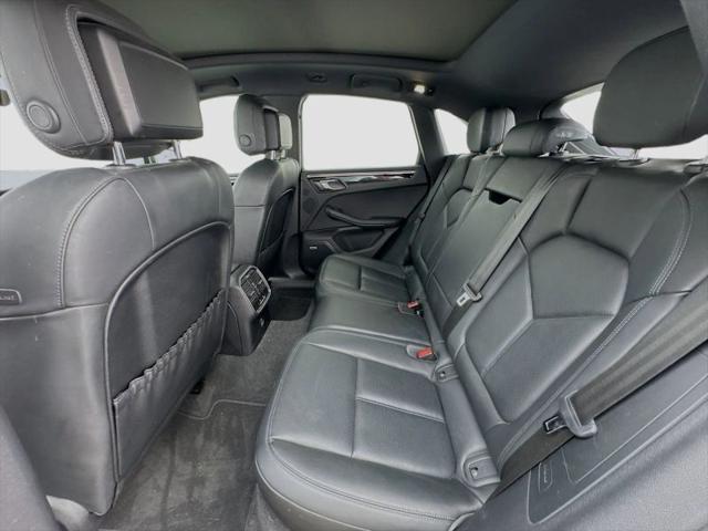 2023 Porsche Macan Base